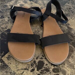 Women’s Black Ankle-Strap Flat Sandals